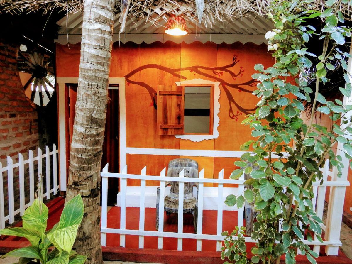 Cresent Bay Beach Hotel Arugam Bay Bagian luar foto