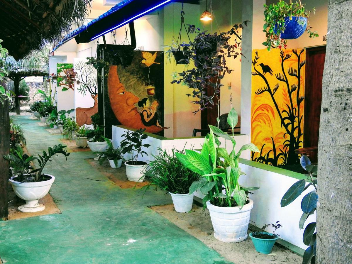 Cresent Bay Beach Hotel Arugam Bay Bagian luar foto