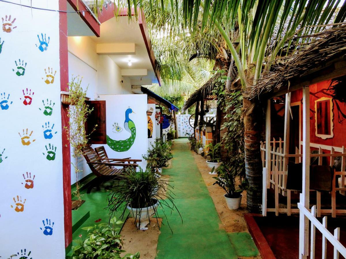 Cresent Bay Beach Hotel Arugam Bay Bagian luar foto